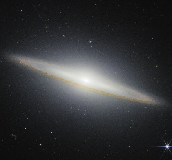 In the new Webb/NIRCam image, the Sombrero galaxy’s huge bulge, the tightly packed group of stars at the galaxy’s center, is illuminated, while the dust in the outer edges of the disk blocks some stellar light. Image credit: NASA / ESA / CSA / STScI.