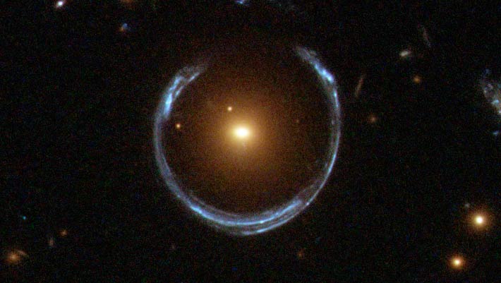 Les astronomes découvrent encore le trou noir le plus massif