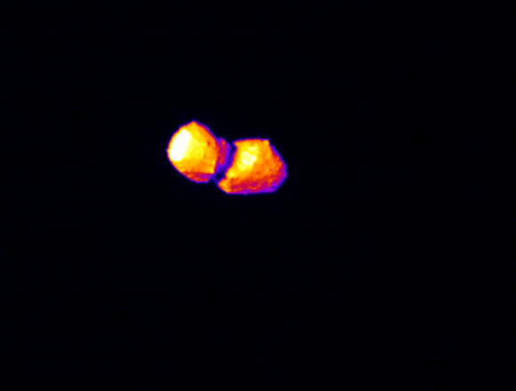 Cette image thermique de Torifune a été capturée avec l'instrument TIR à bord du vaisseau spatial Hayabusa-2 de JAXA le 5 juillet 2026. Crédit image : JAXA / Maebashi Institute of Technology / Chiba Institute of Technology / Université d'Aizu / Hokkaido University of Education / AIST.