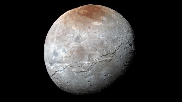 La lune Charon de Pluton pourrait encore ralentir sa rotation, selon une étude