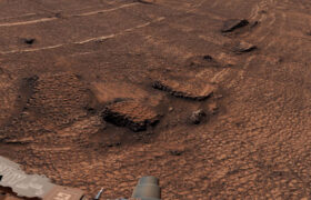 Curiosity découvre un champ massif de fractures en forme de nid d&rsquo;abeille sur Mars