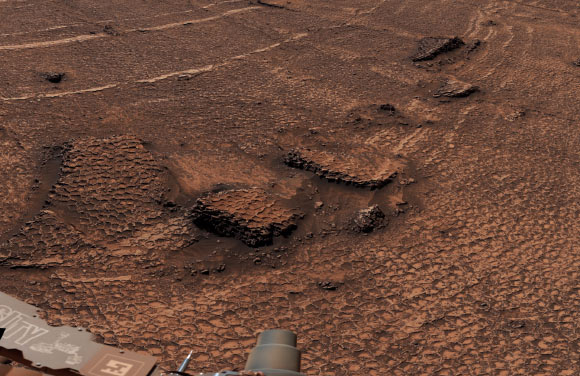The polygon fractures discovered by Curiosity in Gale crater, Mars. Image credit: NASA / JPL-Caltech / MSSS.